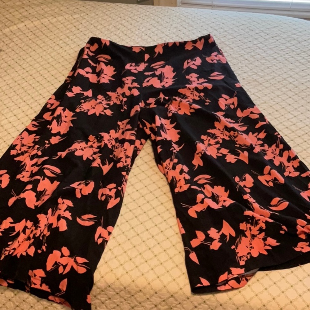 SHEIN Black and Pink Floral Wide-Leg Pants